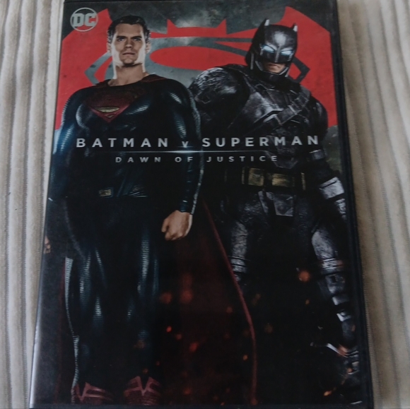 Batman v Superman: Dawn of Justice [DVD 2016] - Picture 1 of 4